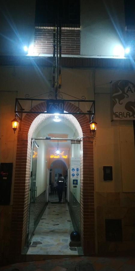 Hotel Dorado Real Фусагасуга Екстериор снимка