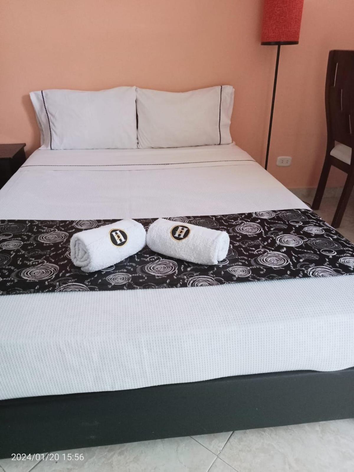 Hotel Dorado Real Фусагасуга Екстериор снимка