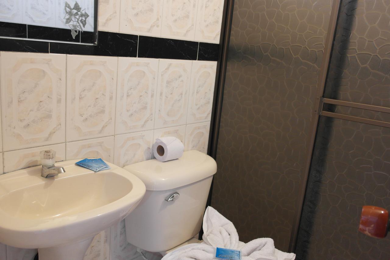 Hotel Dorado Real Фусагасуга Екстериор снимка